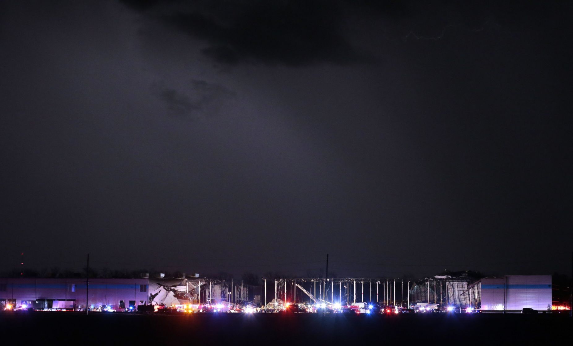 Amazon distribution center partially collapses in Edwardsville storm